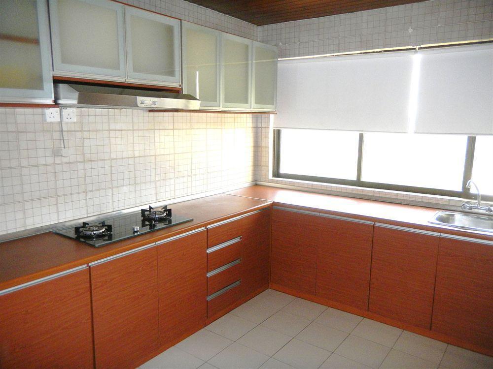 Holiday Condo @Pantai Ria Петалинг Джая Екстериор снимка