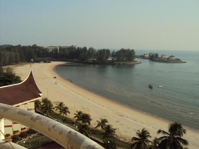 Holiday Condo @Pantai Ria Петалинг Джая Екстериор снимка